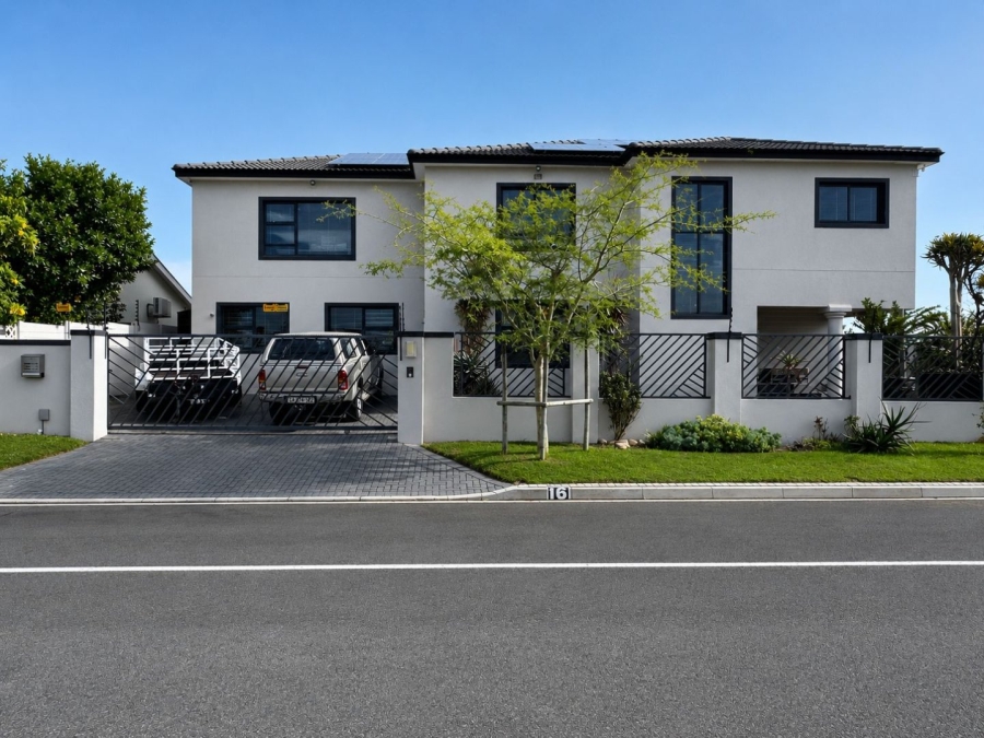 4 Bedroom Property for Sale in Flamingo Vlei Western Cape